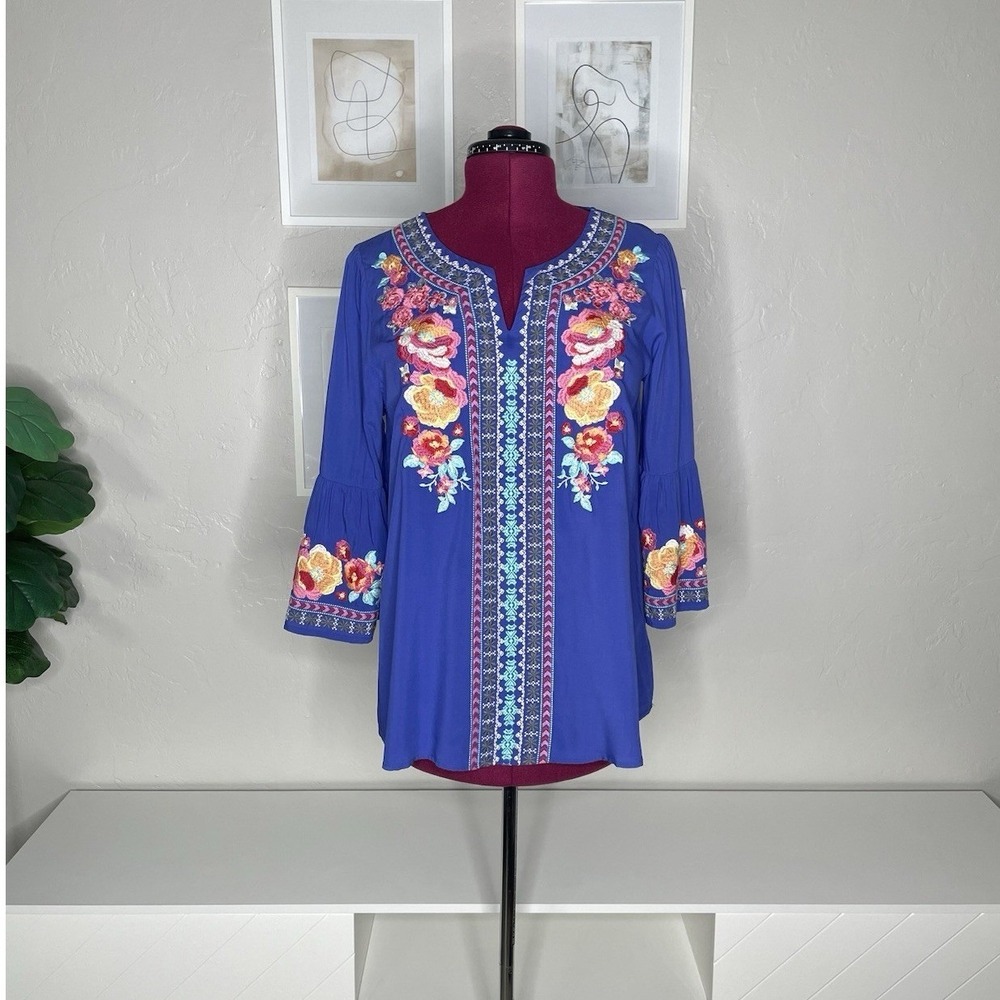 Savanna Jane Blouse Womens Small‎ Blue Embroidered Floral Bell Sleeve M12884